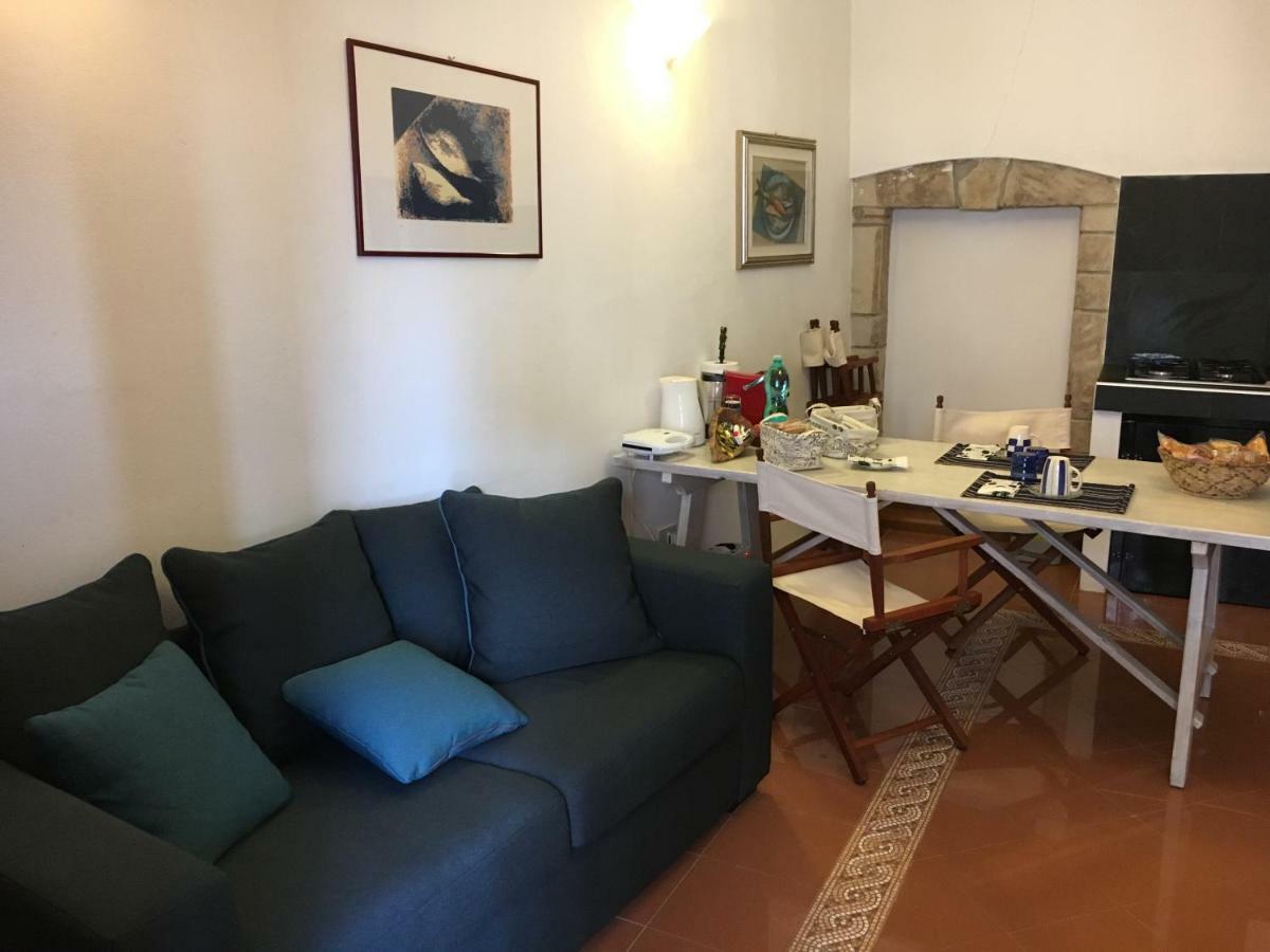 L'Appogghju Bed & Breakfast กัสเตลซาร์โด ภายนอก รูปภาพ