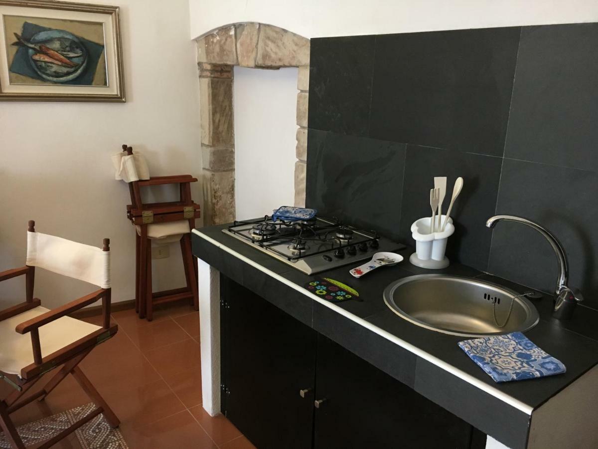L'Appogghju Bed & Breakfast กัสเตลซาร์โด ภายนอก รูปภาพ